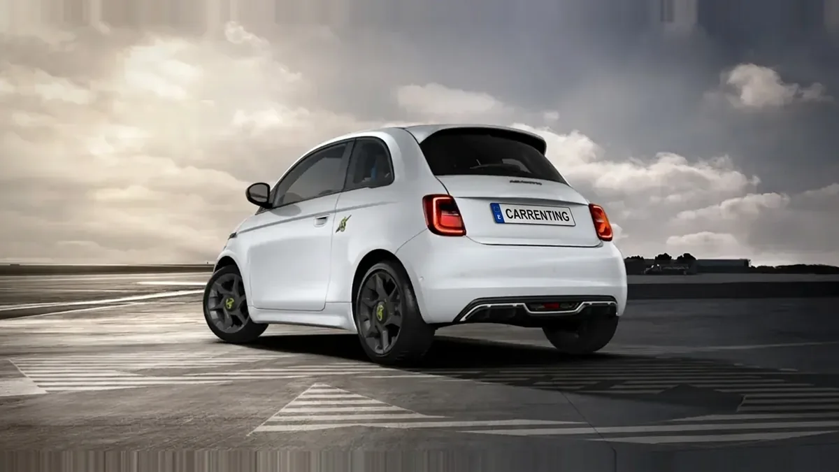 Abarth 500e 42kWh en renting en Zaragoza — Trasera