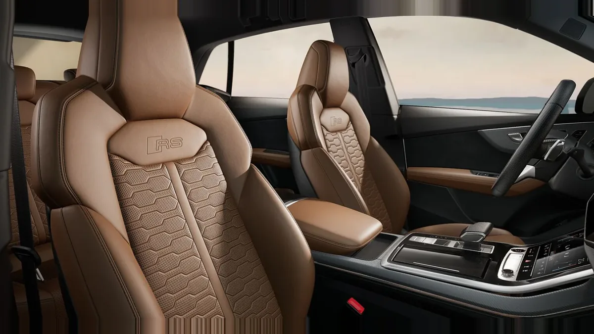 Audi RS Q8 441kW TipTronic en renting en Zaragoza — Interior
