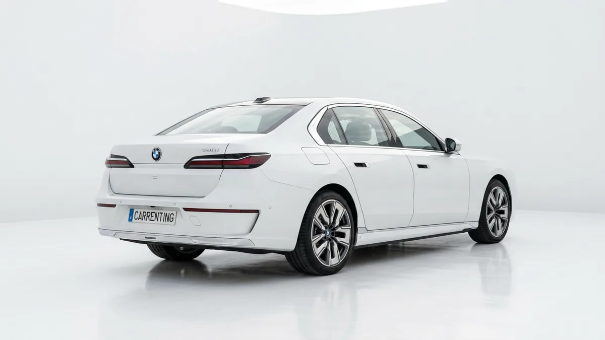 BMW Serie 7 740d xDrive en renting en Zaragoza — Trasera