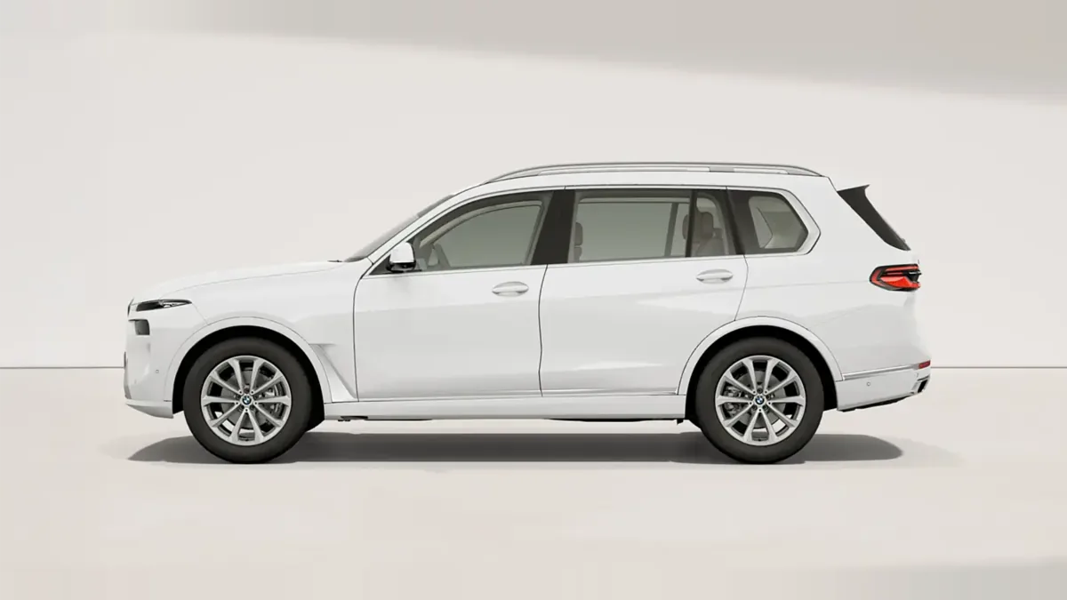 BMW X7 xDrive40i en renting en Zaragoza — Lateral