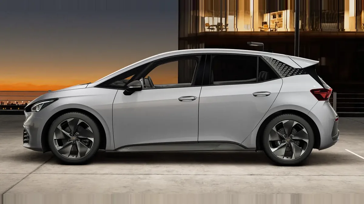 CUPRA Born e-Boost Pack Advanced Plus en renting en Zaragoza — Trasera