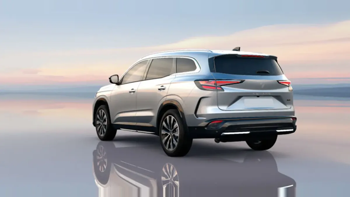 Renault ESPACE TECHNO E-TECH FULL HYBRID 200CV en renting en Zaragoza — Trasera
